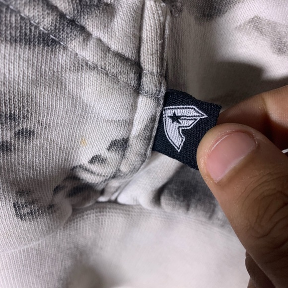 ‼️RARE‼️ Famous stars and straps aop skull print hoodie - Picture 10 of 14